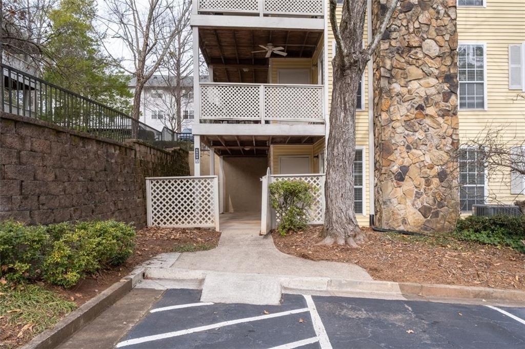 6808 Glenridge Dr. #J, Atlanta, GA 30328