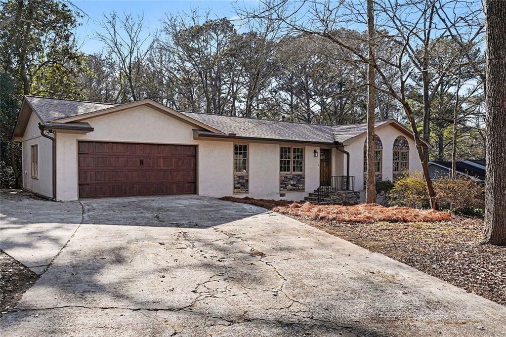 2304 Rolling Acres Dr., Conyers, GA 30094