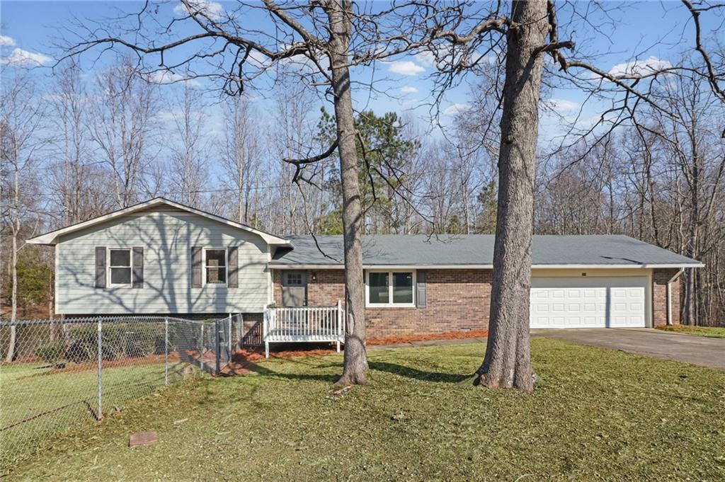 101 Dock Hyde Rd., Carrollton, GA 30116