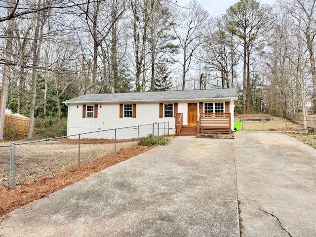 6355 Sweetbriar Dr., Mableton, GA 30126