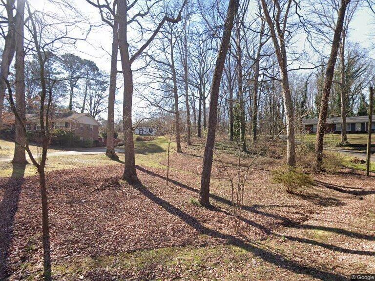 1287 Lavista Dr., Mableton, GA 30126