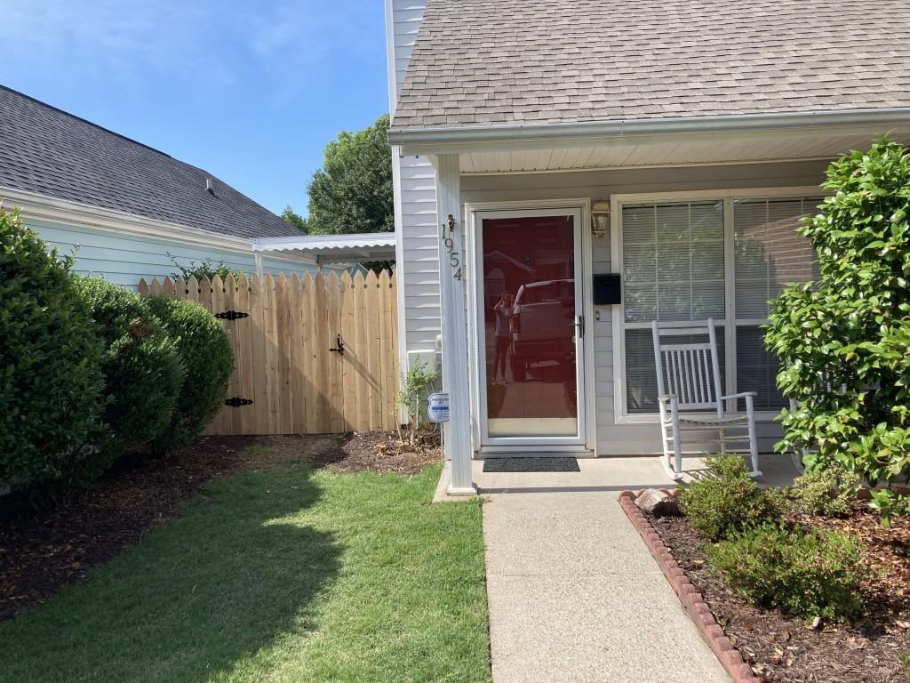 1954 Brittania Cir., Woodstock, GA 30188