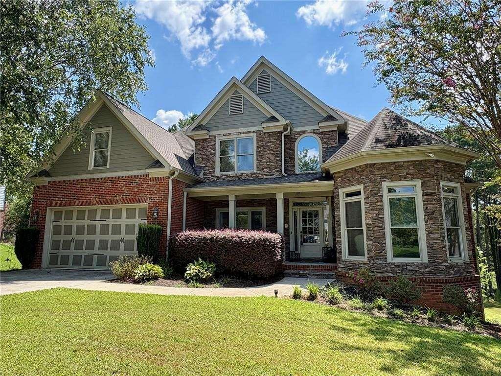 1030 Silver Thorne Dr., Loganville, GA 30052