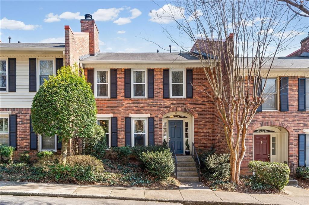 4 Queen Victoria Pl., Atlanta, GA 30342