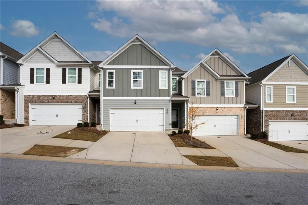 7488 Knoll Hollow Rd., Lithonia, GA 30058