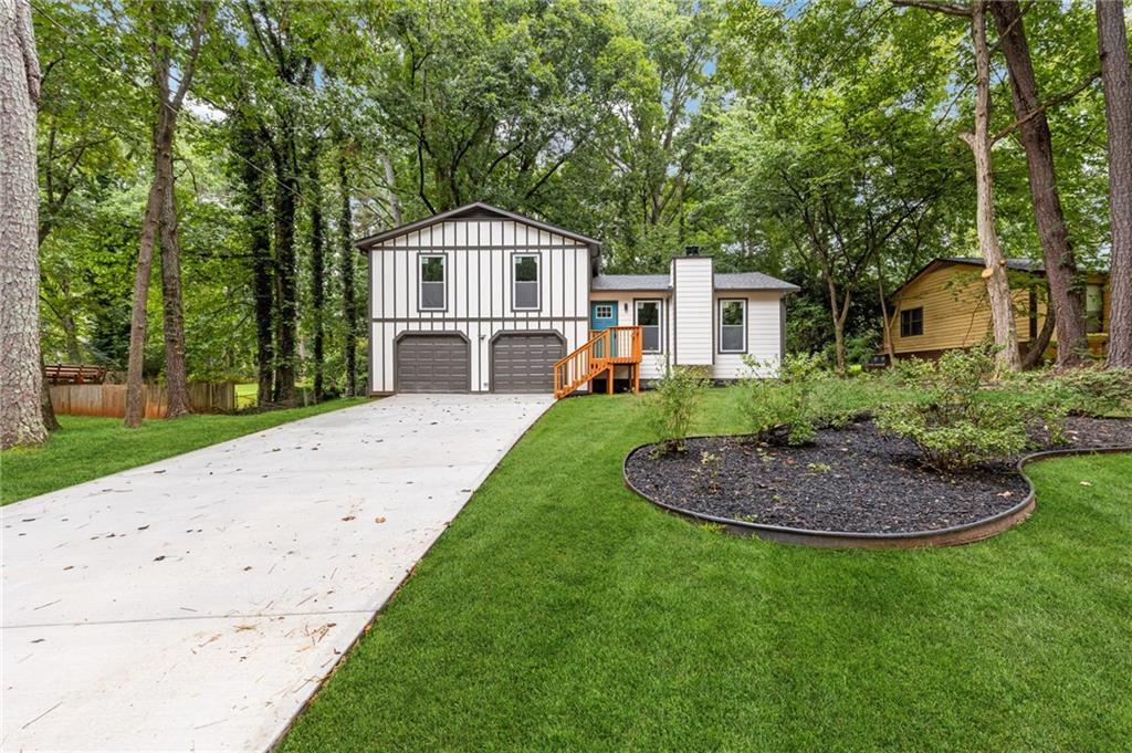 1097 Wildwood Ln., Lawrenceville, GA 30046