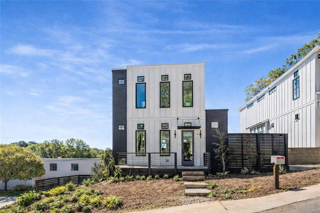 180 Railroad St., Canton, GA 30114