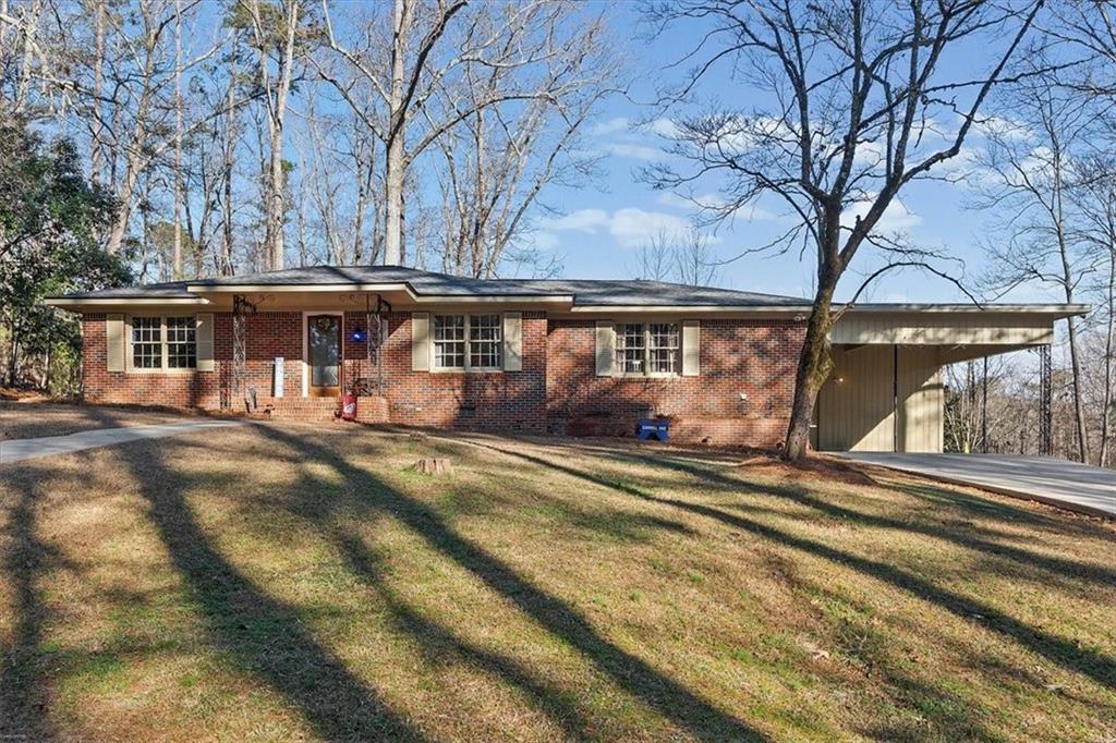 146 E Side Dr., Tallapoosa, GA 30176