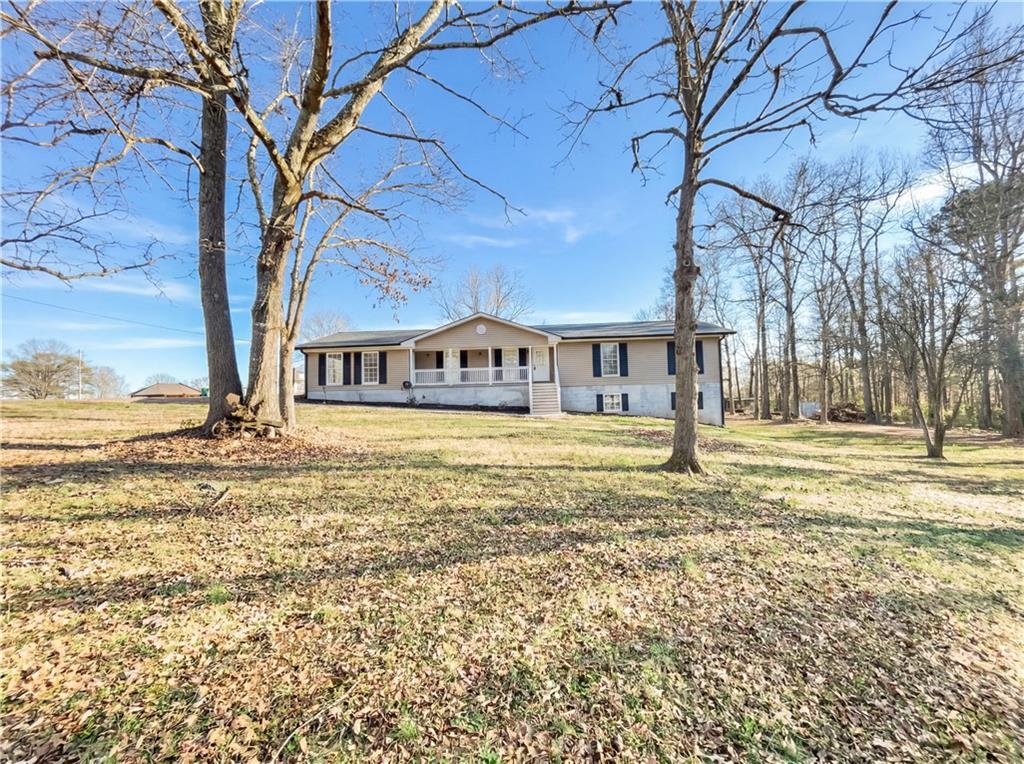 32 Banks St., Maysville, GA 30558