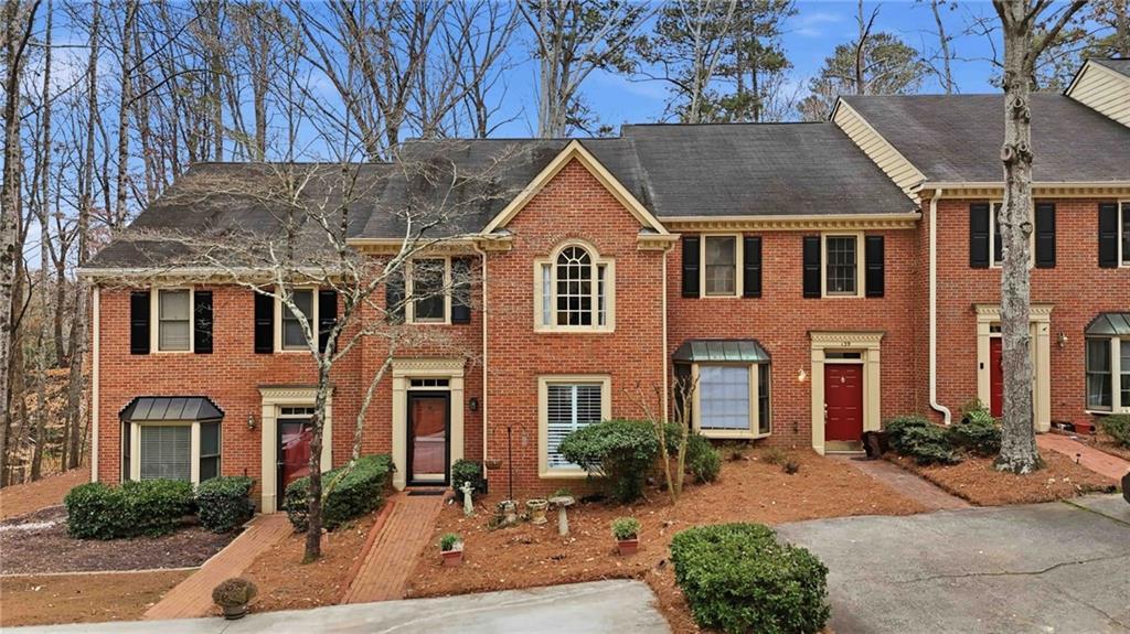 137 Weatherburne Dr., Roswell, GA 30076