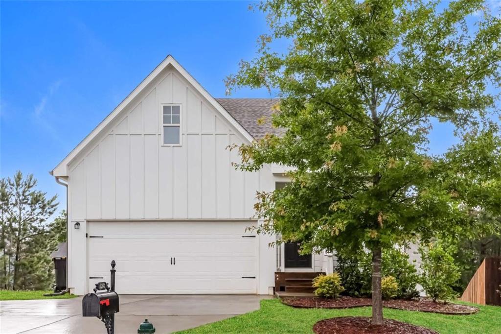 128 Hood Park Dr., Newnan, GA 30265