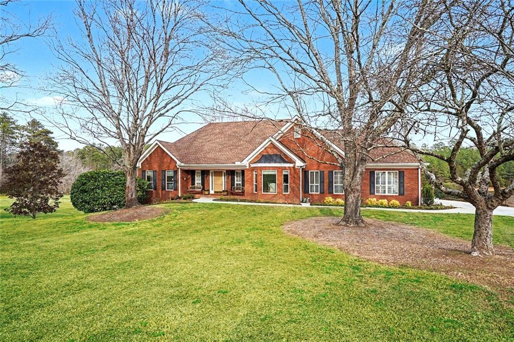 2741 Bonds Lake Rd., Conyers, GA 30012