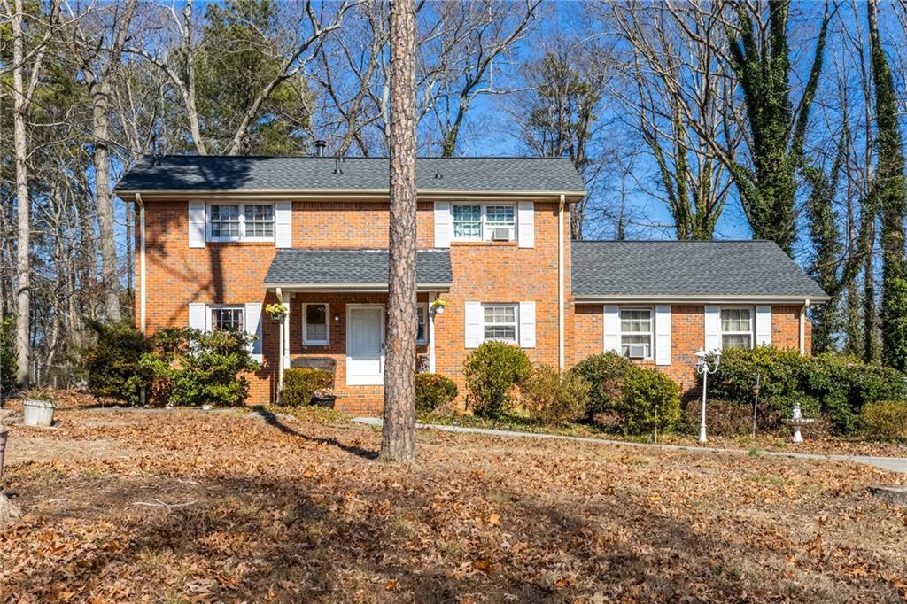 909 Rock Oak Ln., Lawrenceville, GA 30046