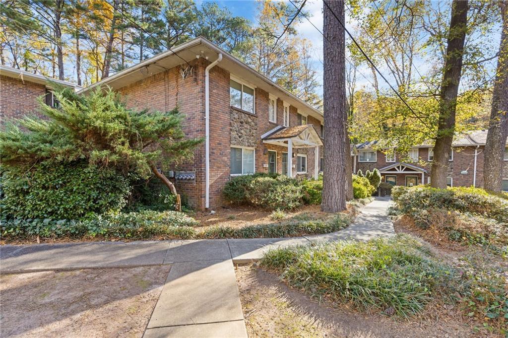 2414 Peachwood Cir., Atlanta, GA 30345