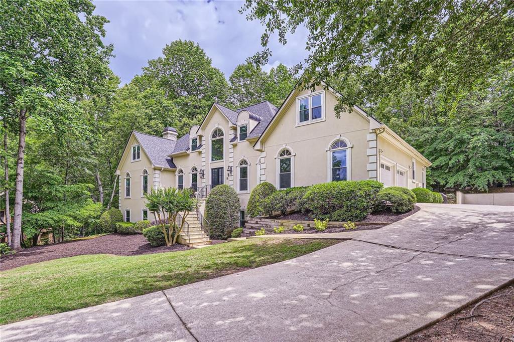 5940 Plantation Dr., Roswell, GA 30075