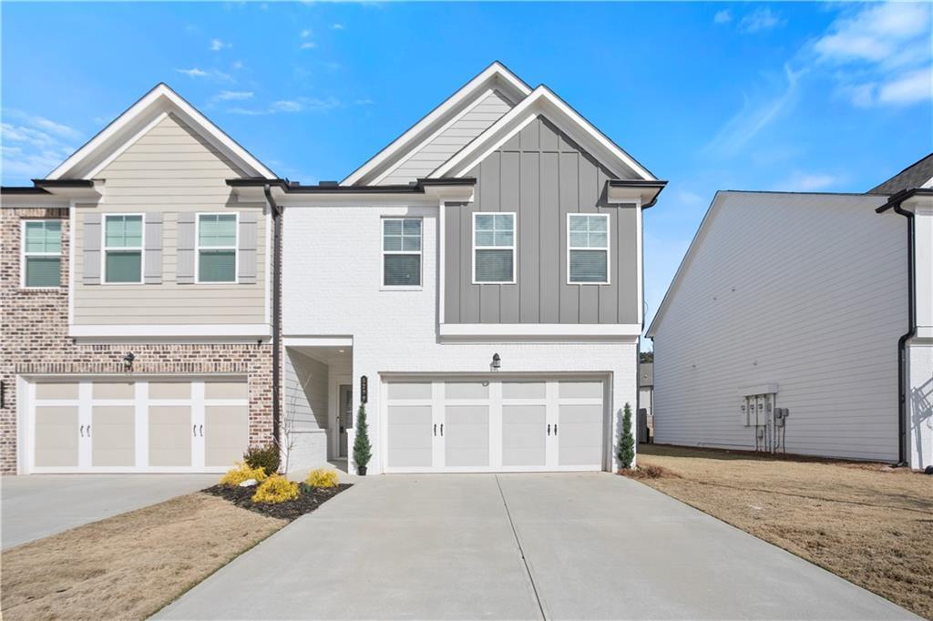 5209 Fox Den Rd., Oakwood, GA 30566