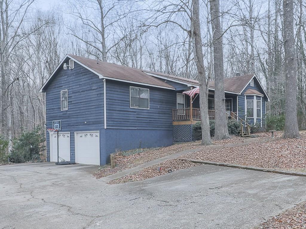 629 Trace Rd., Dallas, GA 30157