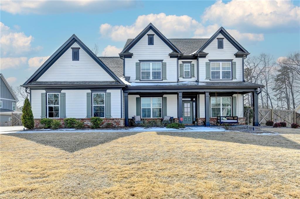 866 Champagne Ln., Hoschton, GA 30548