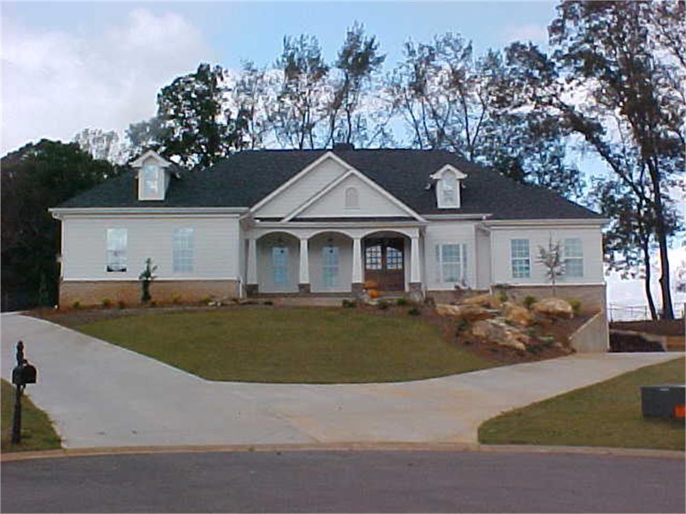 410 Caldwell Ln., Hoschton, GA 30548