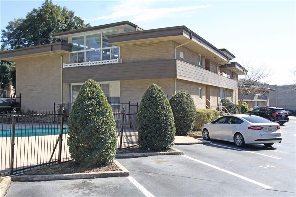 346 Carpenter Dr. #32, Sandy Springs, GA 30328