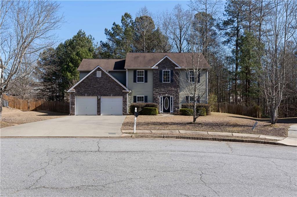535 Gristmill Ln., Hampton, GA 30228