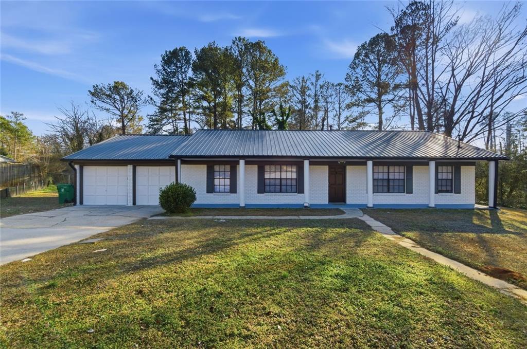 1999 Sewing Cir., Lithonia, GA 30058