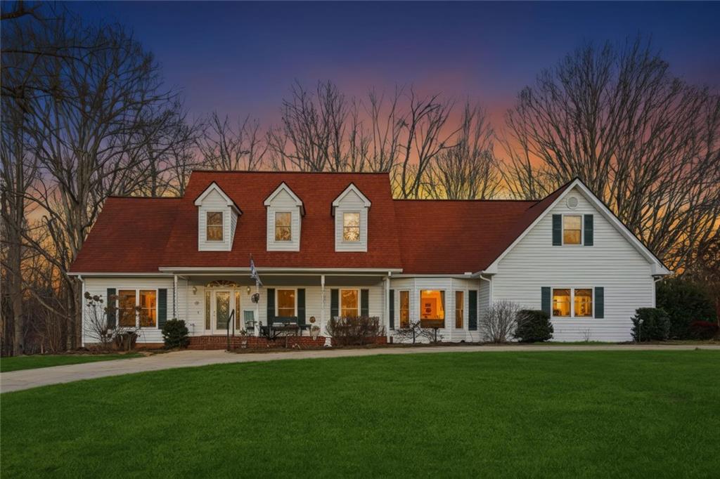 124 Golden Autumn Dr., Dahlonega, GA 30533