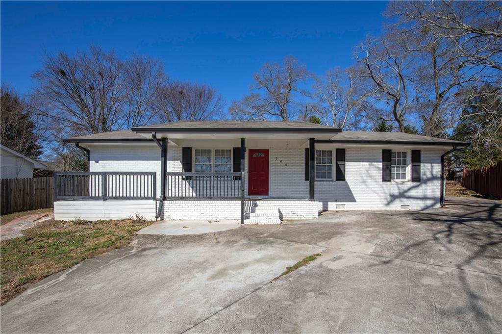 206 E 5th Ave., Winder, GA 30680