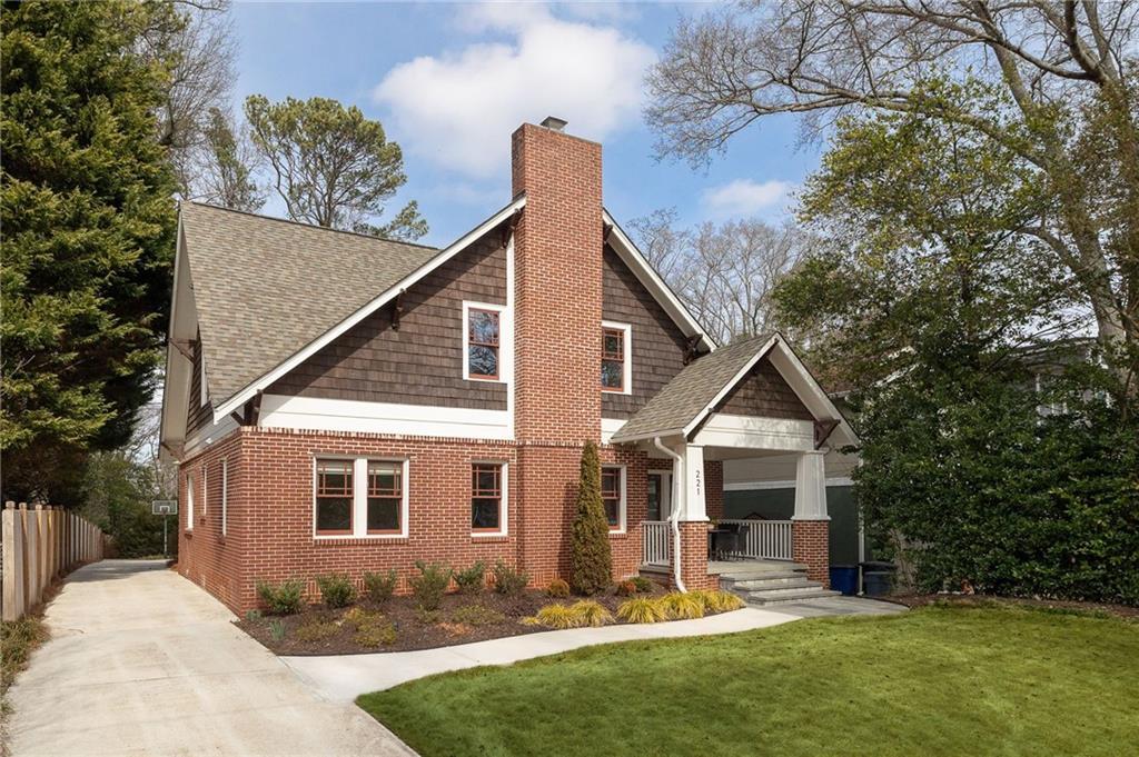 221 Oak Ln., Decatur, GA 30030