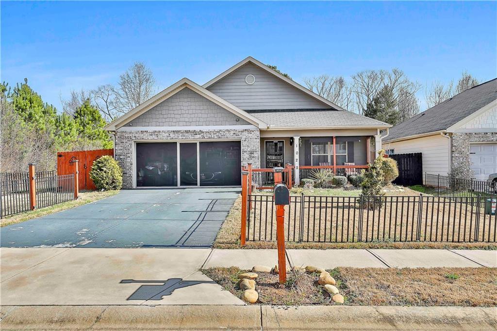 1022 Serene Lake Dr., Griffin, GA 30223