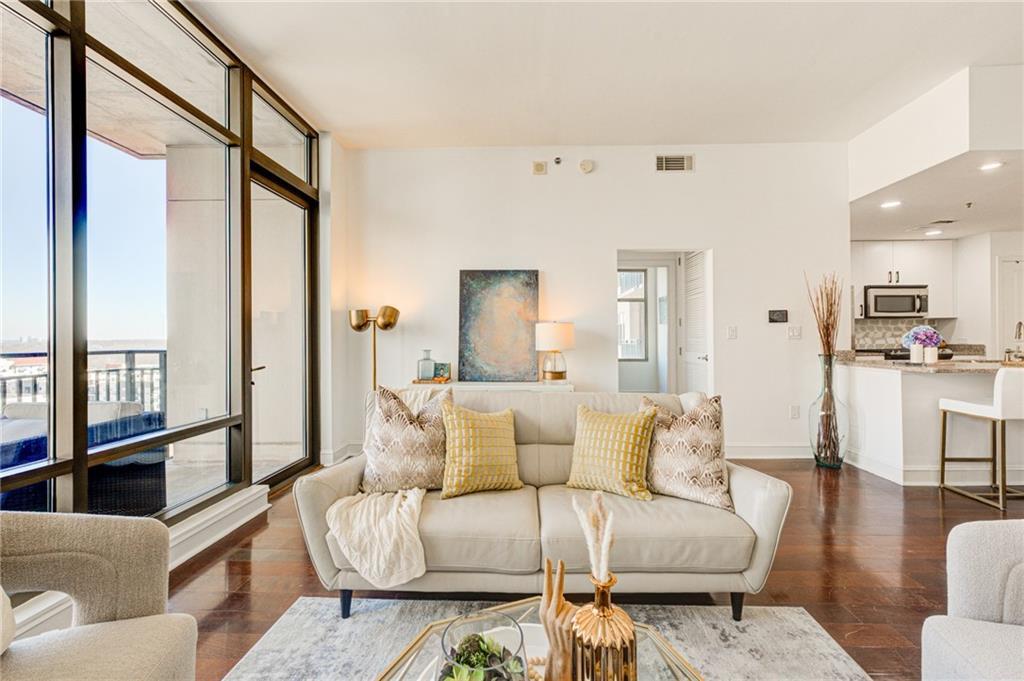 565 Peachtree St. #1101, Atlanta, GA 30308