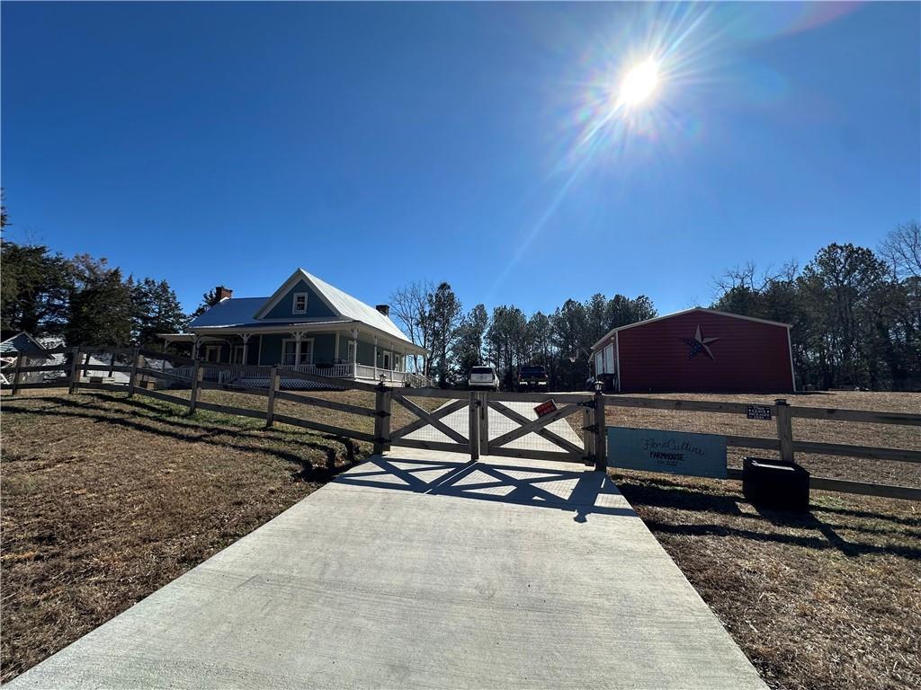 2280 War Hill Park Rd., Dawsonville, GA 30534