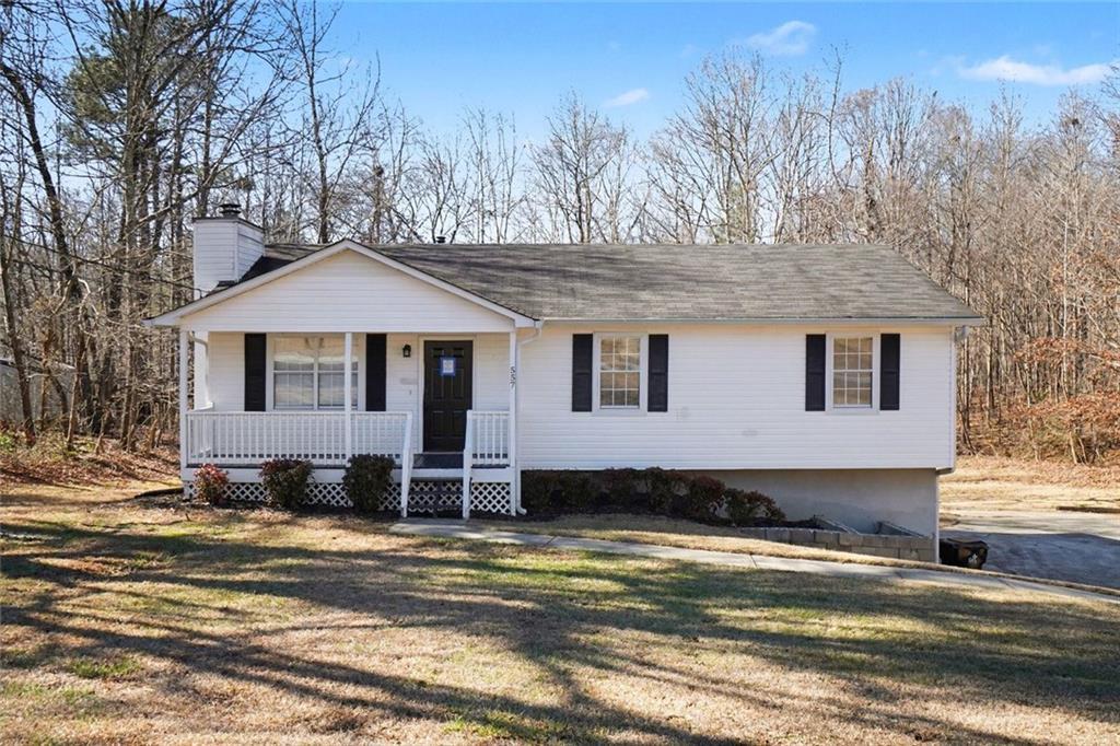 557 Davis Mill Dr., Dallas, GA 30157