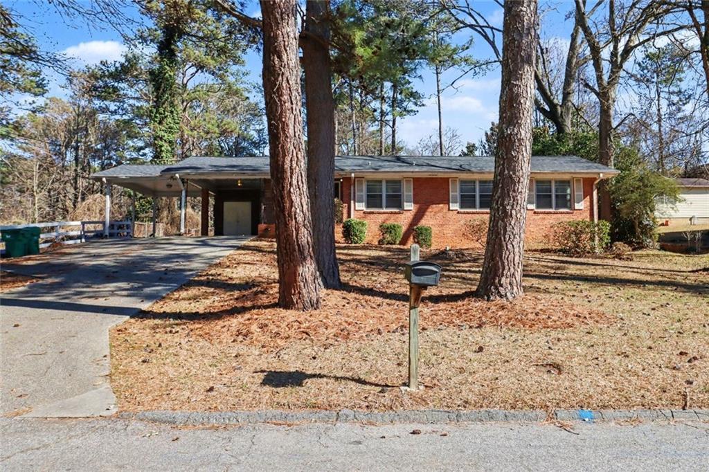 4436 Hillpine Rd., Forest Park, GA 30297