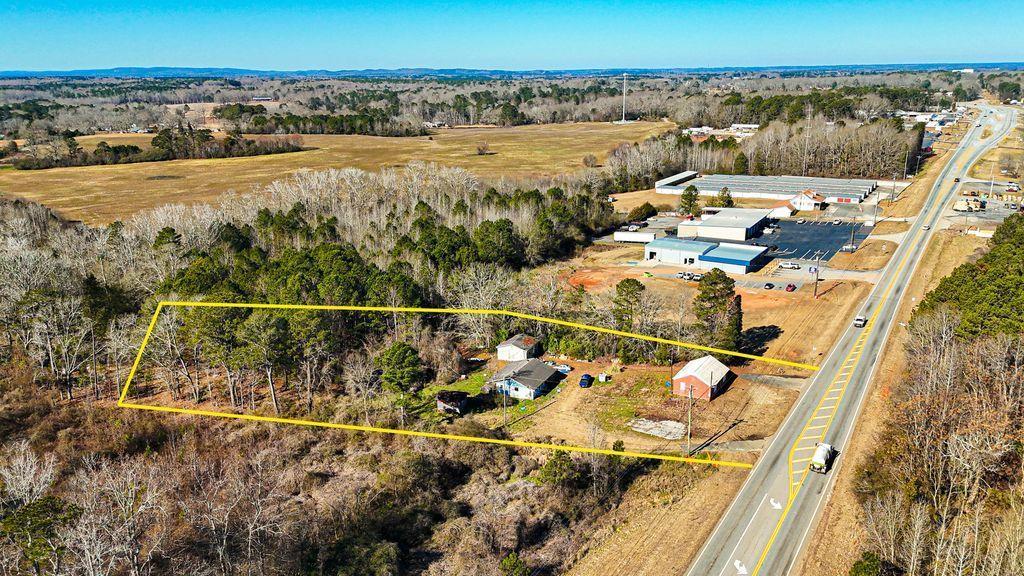 1013 Veterans Pkwy., Barnesville, GA 30204