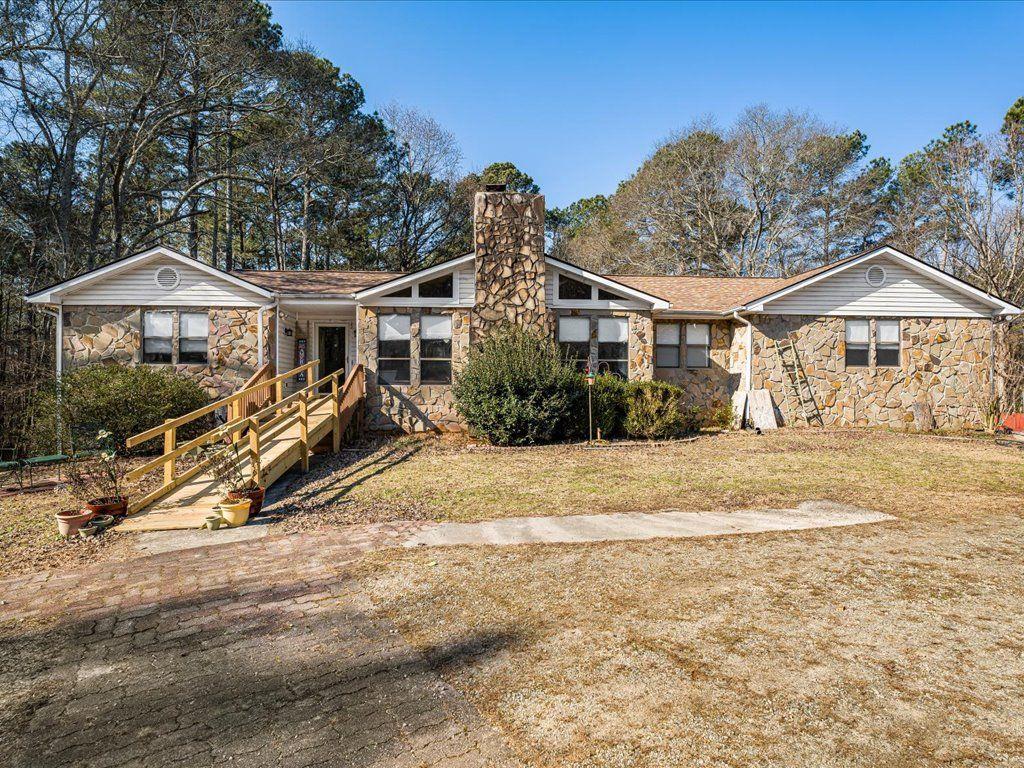 3125 Rosebud Rd., Loganville, GA 30052