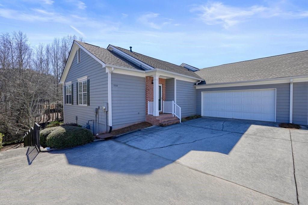 250 Camry Cir., Dallas, GA 30157