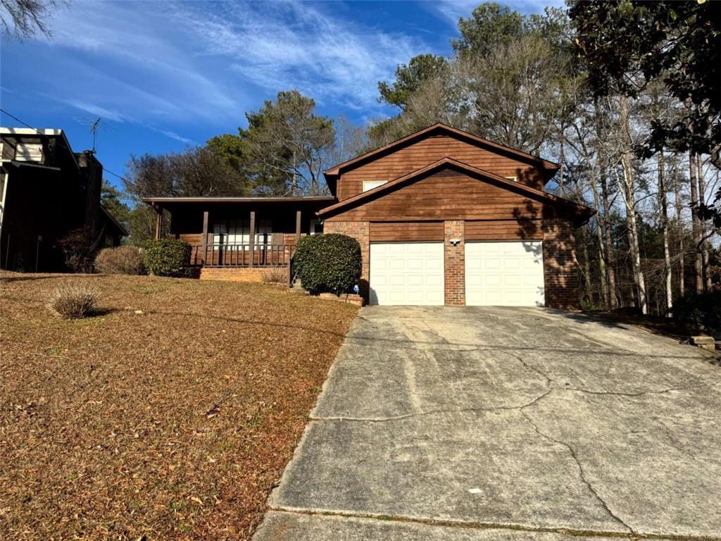 8678 Glenwoods Dr., Riverdale, GA 30274