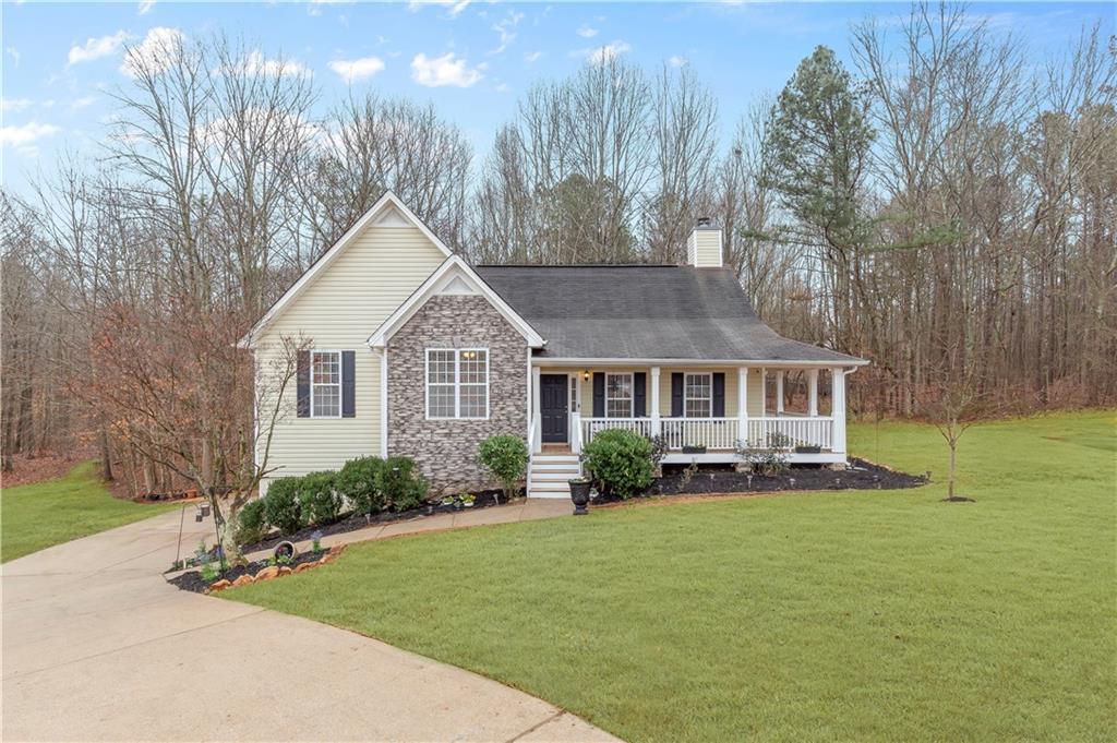 409 Barrington Dr., Hiram, GA 30141