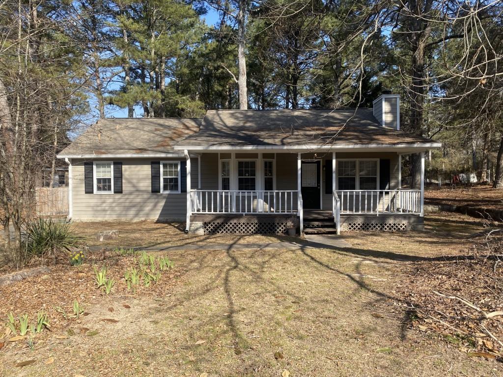 1865 Red Rose Ln., Loganville, GA 30052