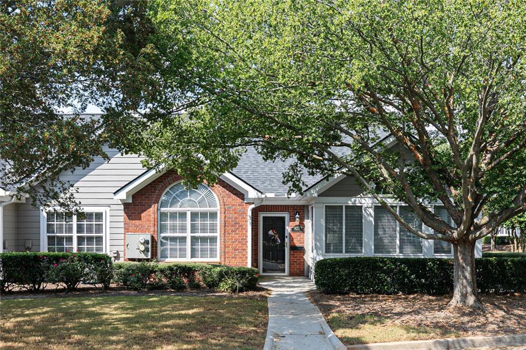 927 Burnt Hickory Cir., Marietta, GA 30064