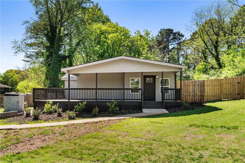 8859 Thomas Rd., Jonesboro, GA 30238