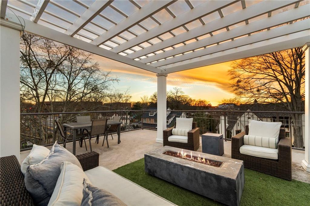 301 Canton Way, Roswell, GA 30075