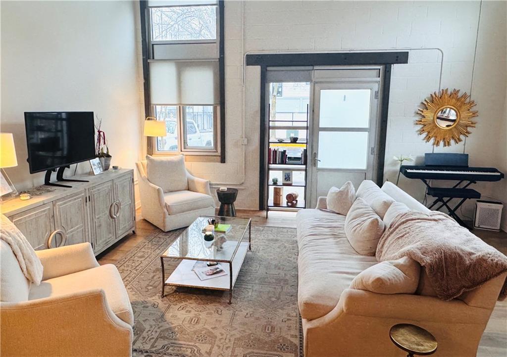 1661 La France St. #218, Atlanta, GA 30307