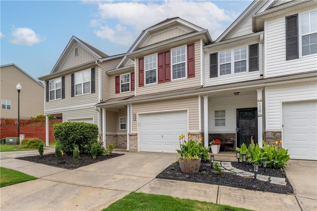 4905 Vireo Dr., Flowery Branch, GA 30542