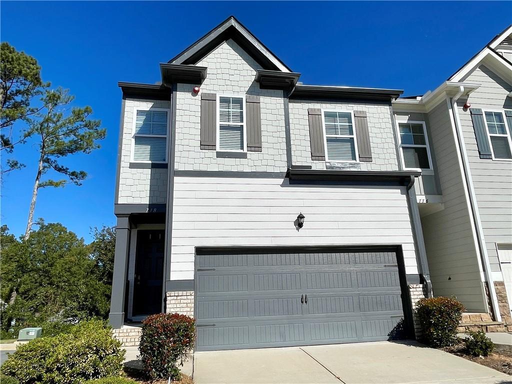 778 Woodstock Grove Dr., Woodstock, GA 30188