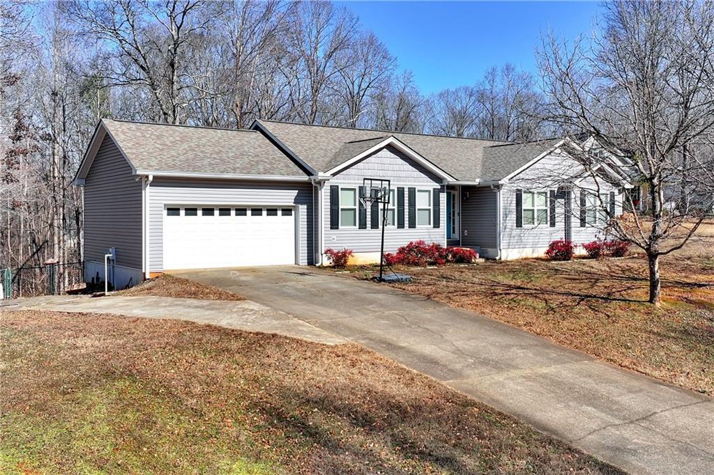 5124 Deer Path Ln., Gainesville, GA 30507