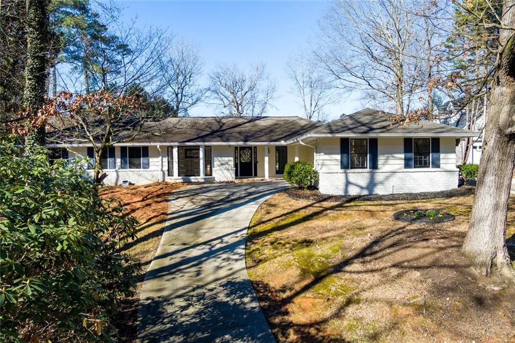 7330 Hunters Branch Dr., Sandy Springs, GA 30328