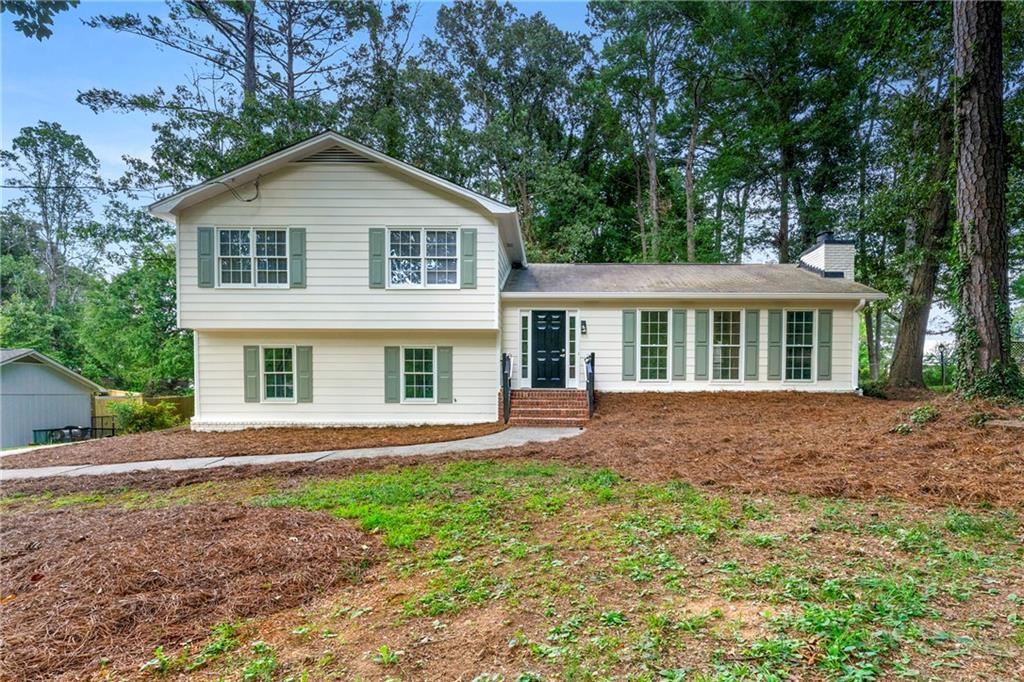 1586 Lucelle Ave., Stone Mountain, GA 30087