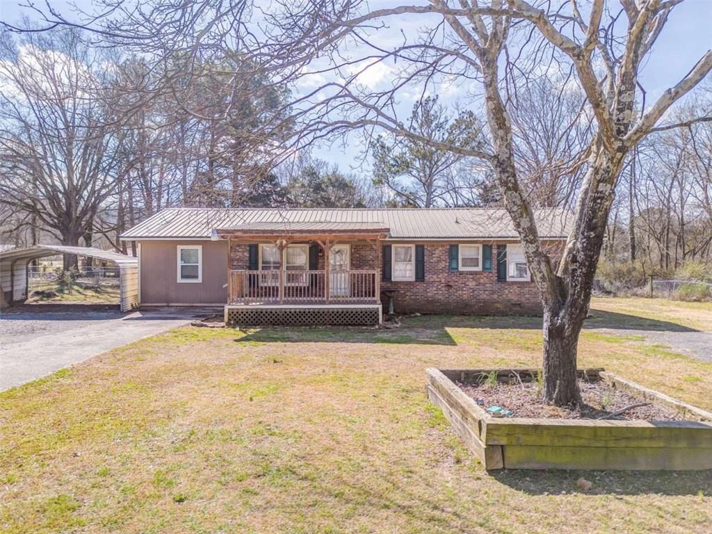 215 Parkway Dr., Adairsville, GA 30103